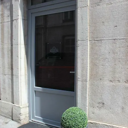 Non Disponible Bed and Breakfast
